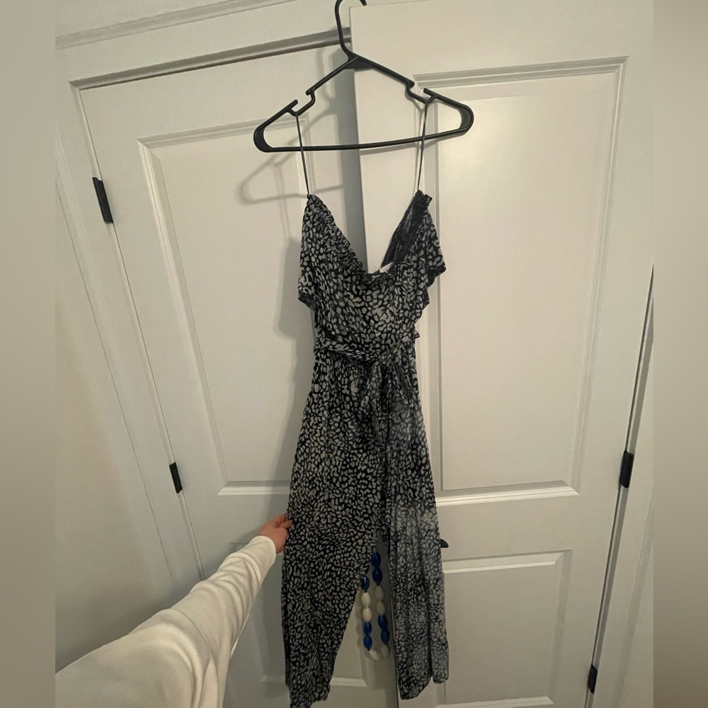 Medium strapless jumpsuit with pockets
